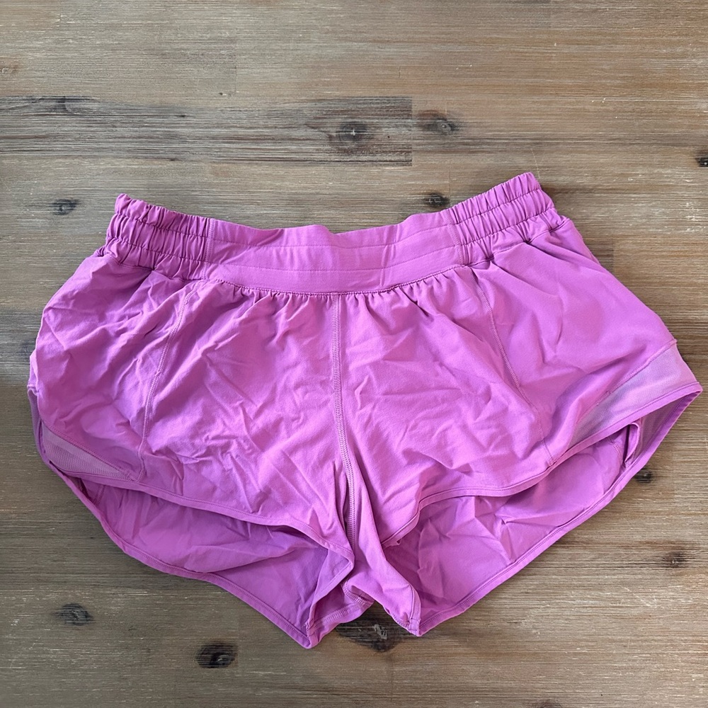Lululemon Hotty Hot Shorts 2.5” Size 8